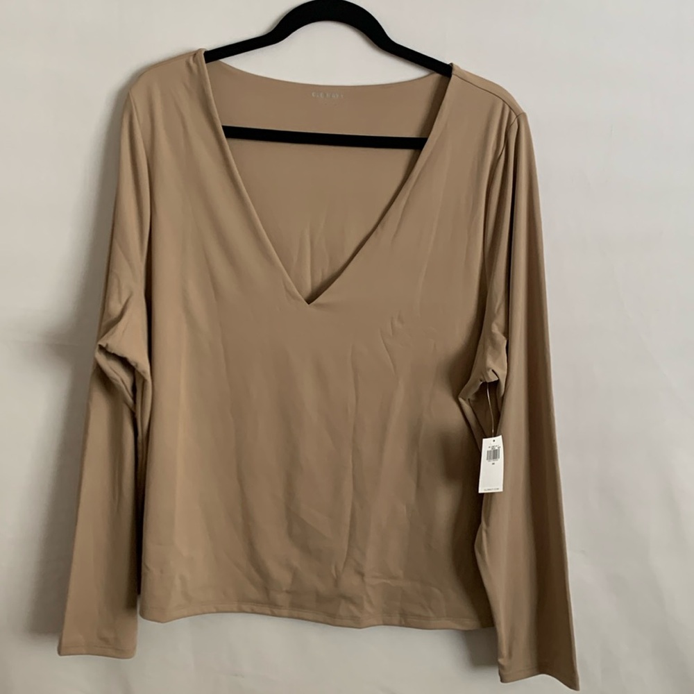 New with tags Old Navy Double Layer Sculpting Crop T-Shirt
3X | Mollusk